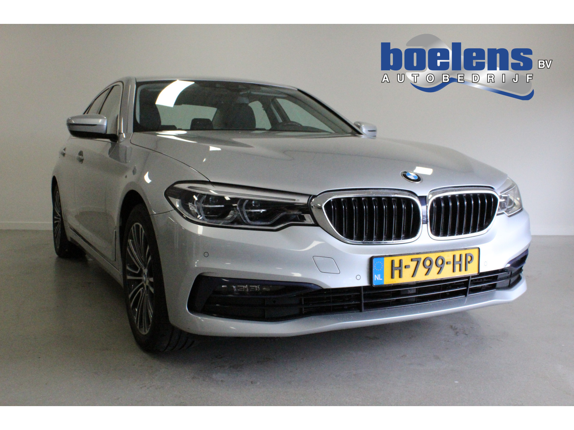 530e iPerformance eDrive Edition | HARMAN/KARDON | SFEER | CARPLAY | 18'LMV | DAB | NAVIGATIE | CAMERA | LED |